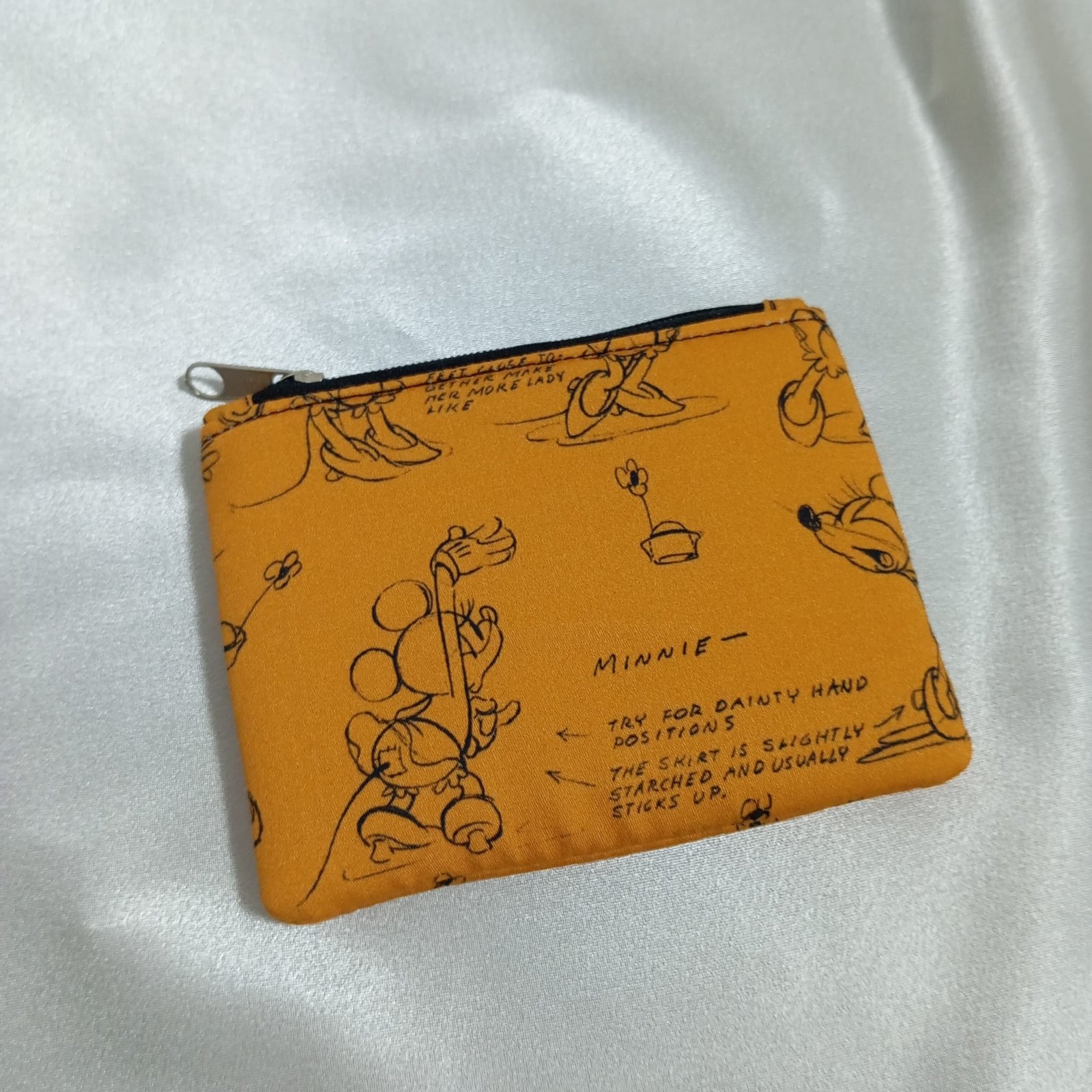 Monedero Minnie Mostaza, Básico